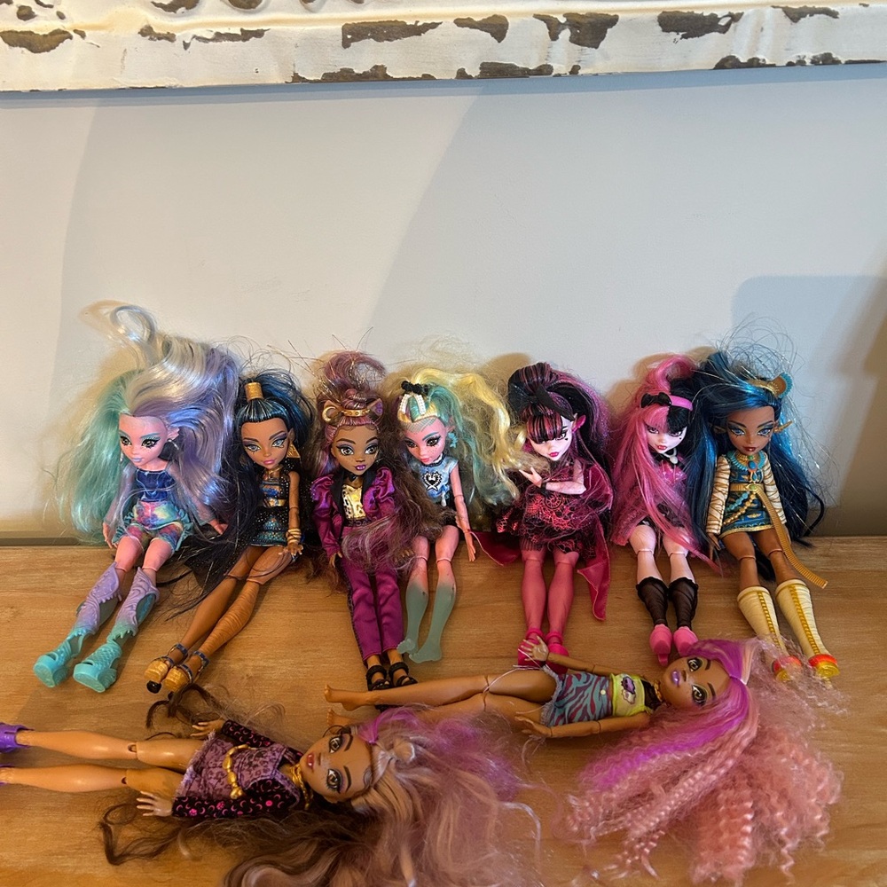 Monster high dolls new listing